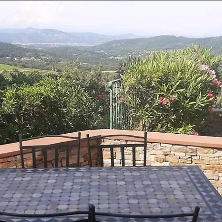 Valmer Vue Panoramique Avec Piscine Nyaraló